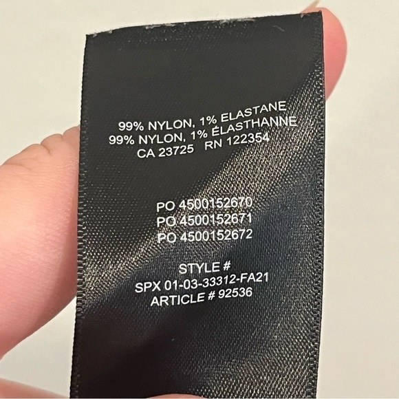 Aritzia Babaton black ribbed cropped xxsmall top figure hugging - Picture 3 of 7